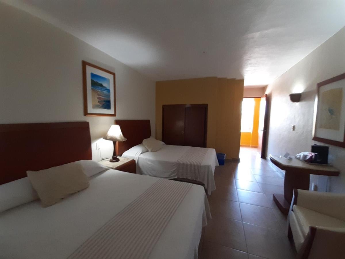 Hotel Maria Teresa Playa Azul Bagian luar foto