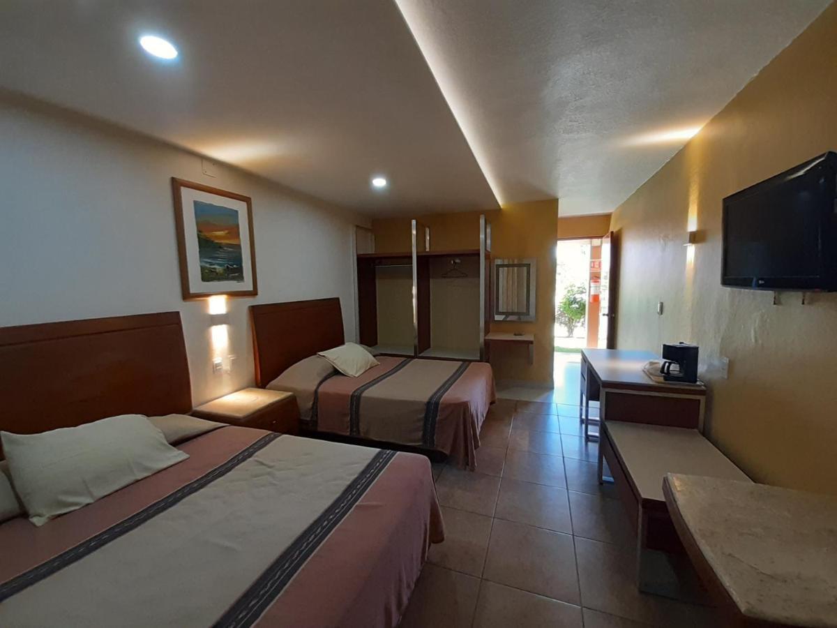 Hotel Maria Teresa Playa Azul Bagian luar foto